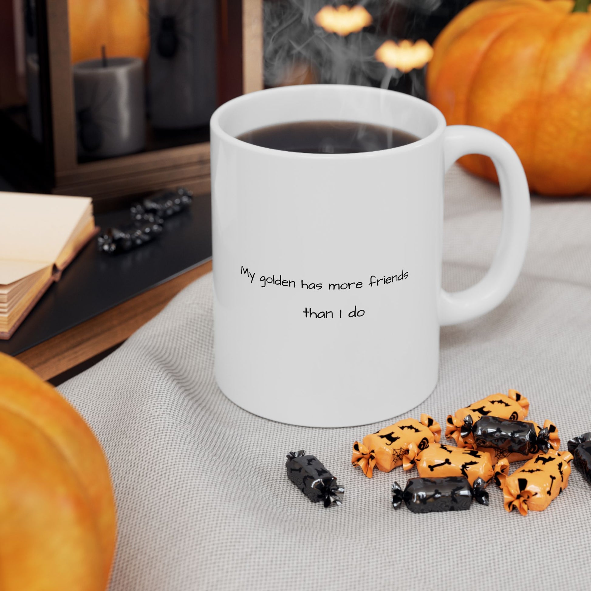 Golden Retriever mug for dog lovers, featuring a stylish design perfect for pet enthusiasts and coffee drinkers
